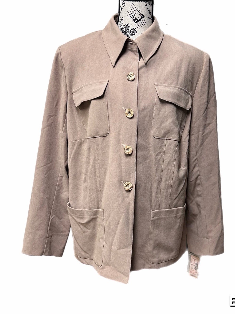 dressbarn woman Beige Button Front Collared Pocket Mid-Length Jacket Size 14